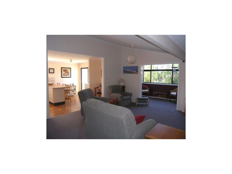 6 Comarong Street, Greenwell Point NSW 2540