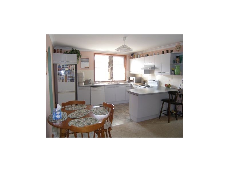 26 West Street, Greenwell Point NSW 2540