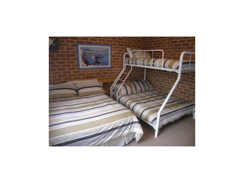 2/182 Prince Edward Avenue, Culburra Beach NSW 2540