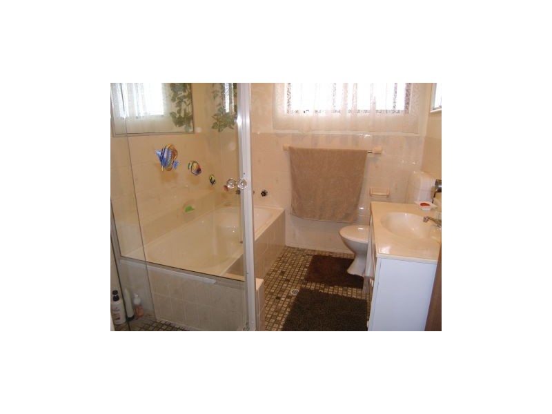 2/182 Prince Edward Avenue, Culburra Beach NSW 2540