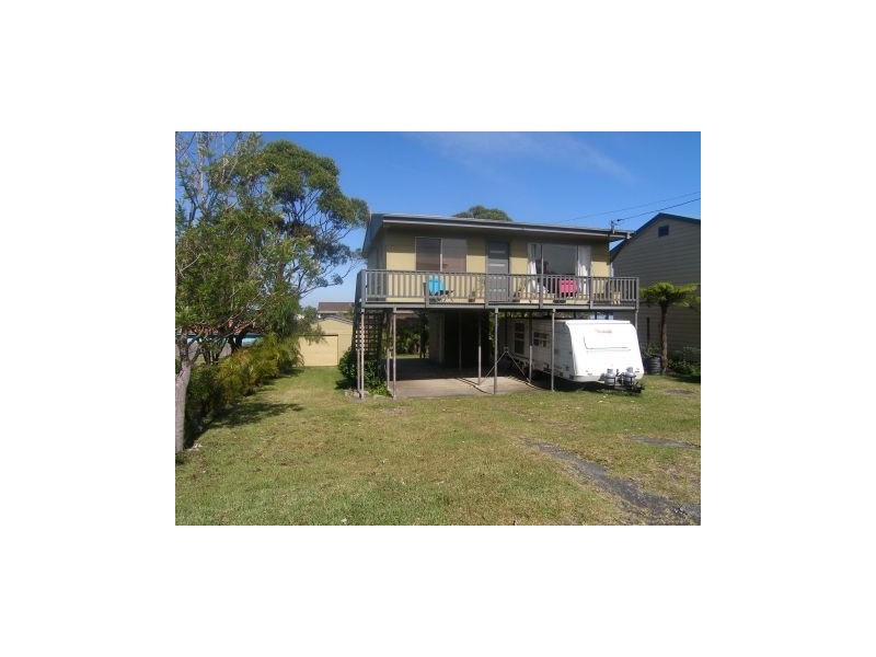 13 Crookhaven Parade, Currarong NSW 2540