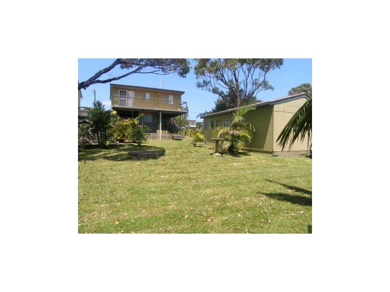 13 Crookhaven Parade, Currarong NSW 2540