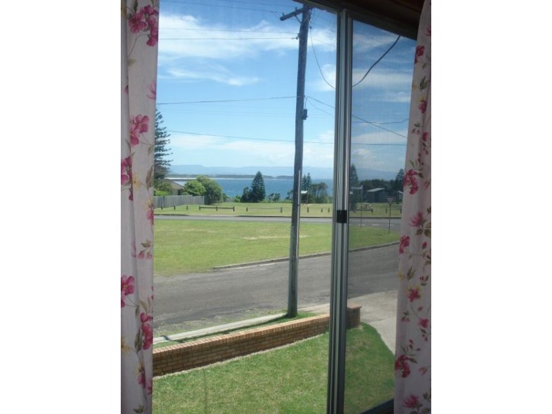 4 Eastbourne Avenue, Culburra Beach NSW 2540