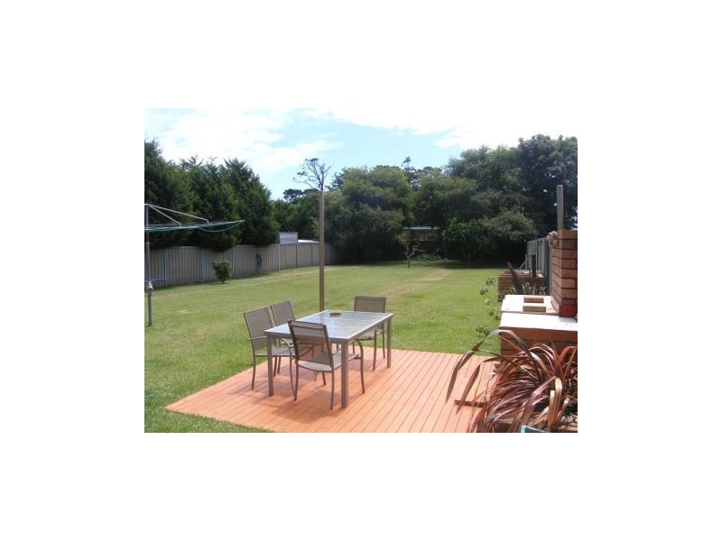 7 Comarong Street, Greenwell Point NSW 2540