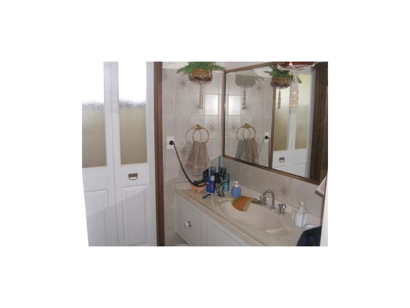 7 Comarong Street, Greenwell Point NSW 2540