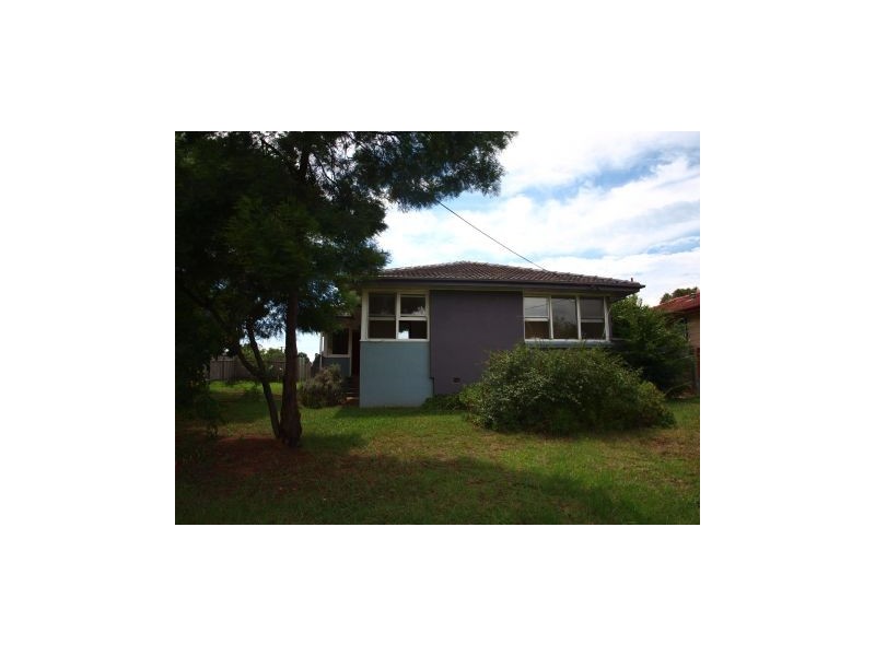 18 QUEENSBOROUGH STREET, Nowra NSW 2541