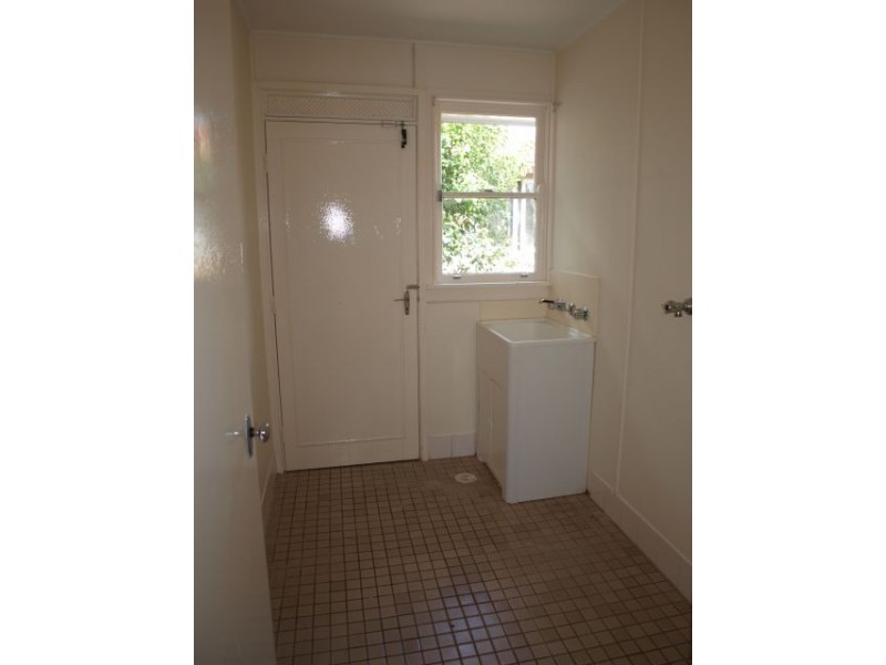 18 QUEENSBOROUGH STREET, Nowra NSW 2541