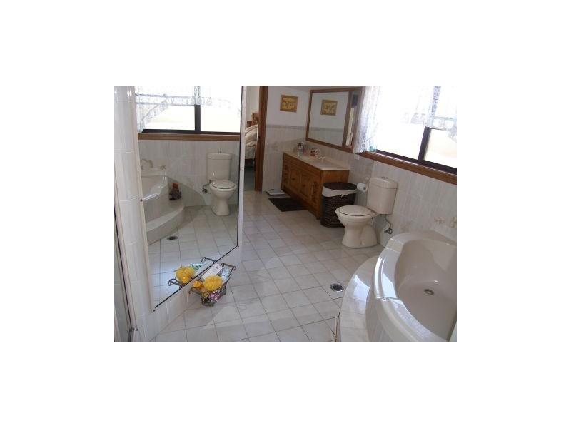 17 Hunter Street, Callala Bay NSW 2540