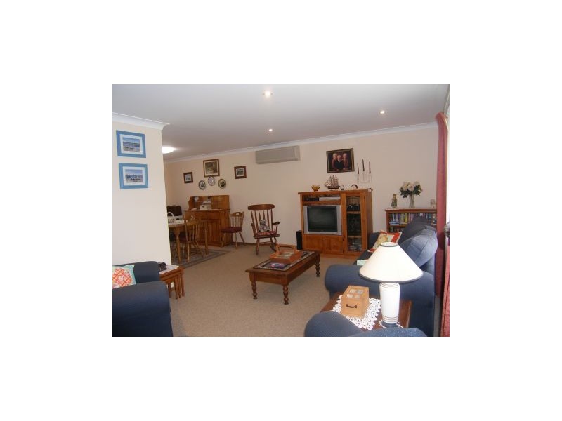 19 South Street, Greenwell Point NSW 2540