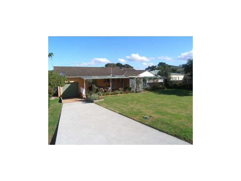 19 South Street, Greenwell Point NSW 2540