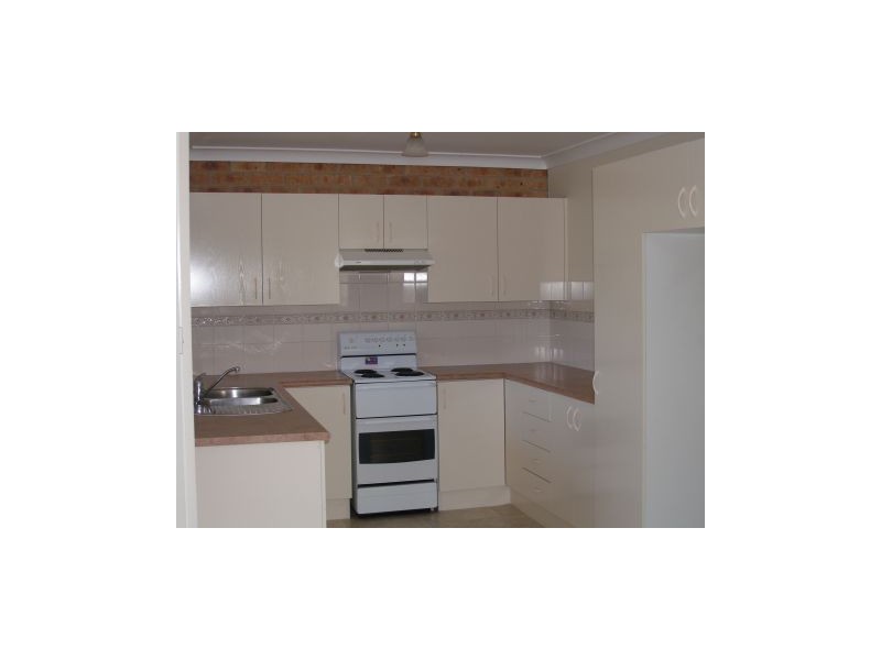 2/13 South Street, Greenwell Point NSW 2540