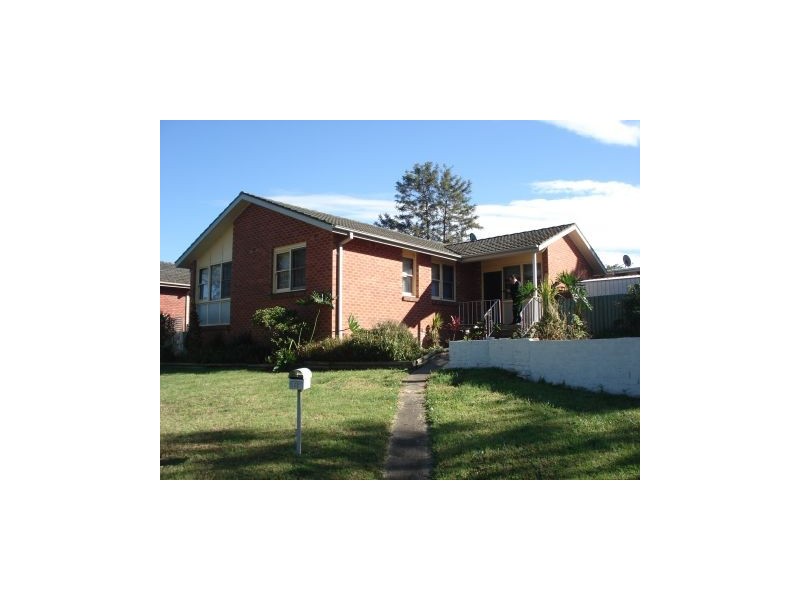 11 Wondalga Crescent, Nowra NSW 2541