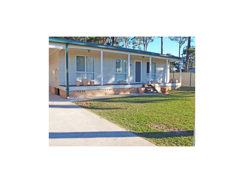 4 Emmett Street, Callala Bay NSW 2540