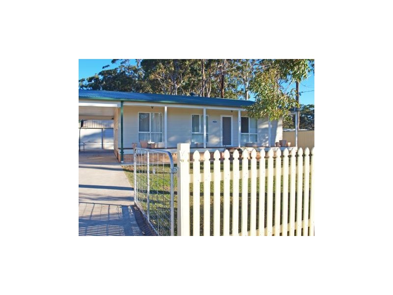4 Emmett Street, Callala Bay NSW 2540