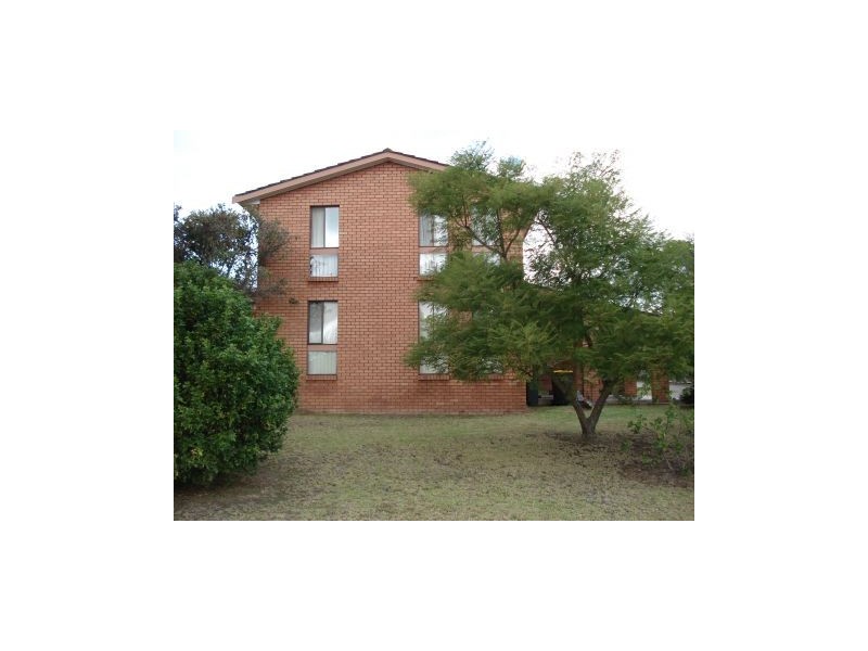 2/5 Campbell Place, Nowra NSW 2541