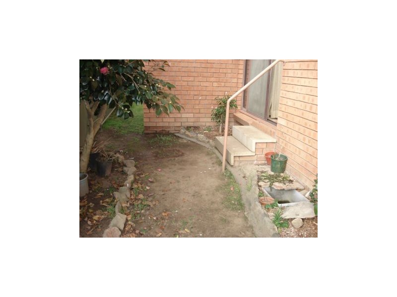 2/5 Campbell Place, Nowra NSW 2541