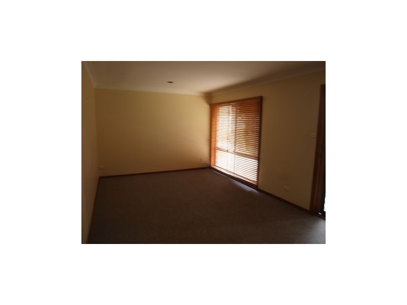 14 Beyeri Avenue, Nowra NSW 2541