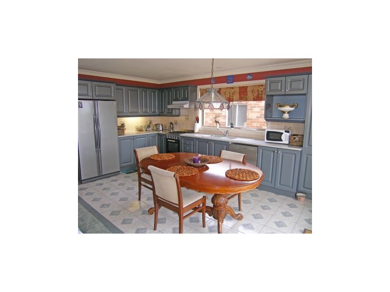 16 Greenway Road, Callala Beach NSW 2540