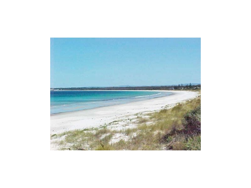 16 Greenway Road, Callala Beach NSW 2540