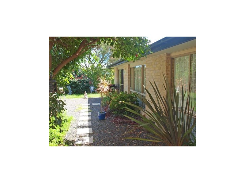 16 Greenway Road, Callala Beach NSW 2540