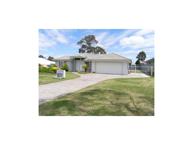 27 Gowlland Crescent, Callala Bay NSW 2540