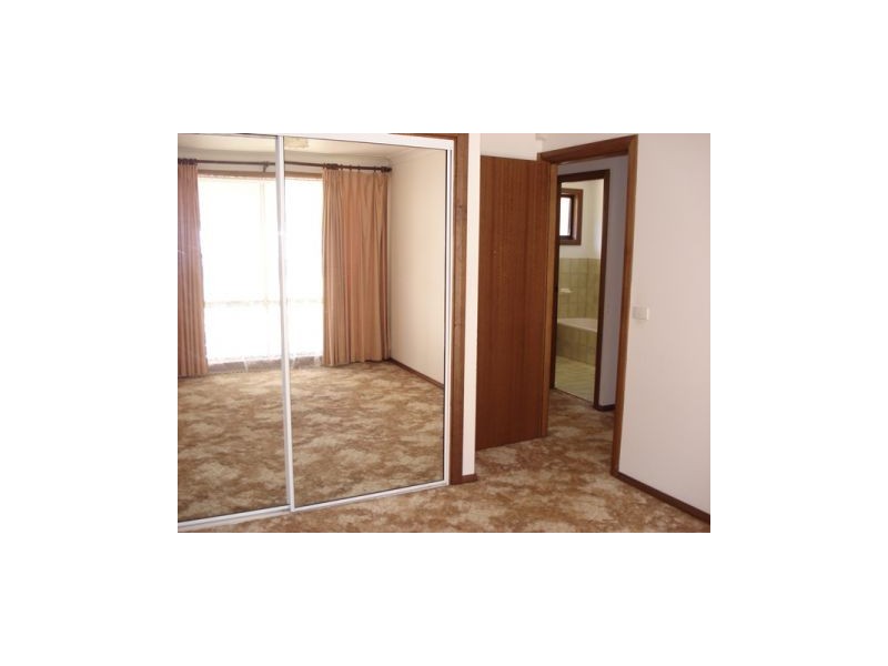 88 Lyndhurst Drive, Bomaderry NSW 2541