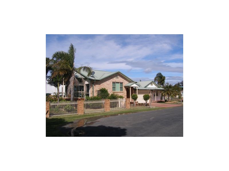 61 Adelaide Street, Greenwell Point NSW 2540