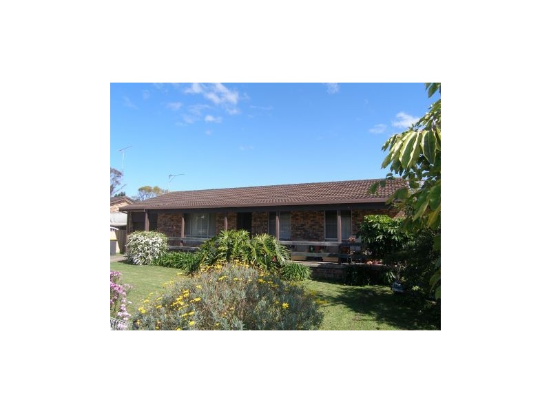 29 West Street, Greenwell Point NSW 2540