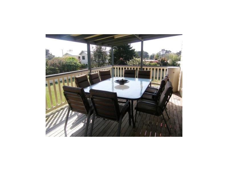 6 Hume Street, Greenwell Point NSW 2540