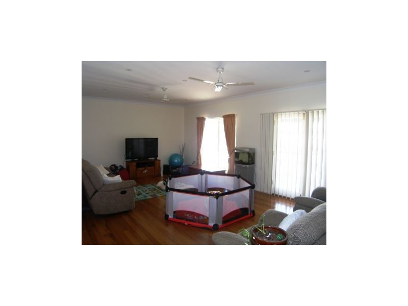 6 Hume Street, Greenwell Point NSW 2540