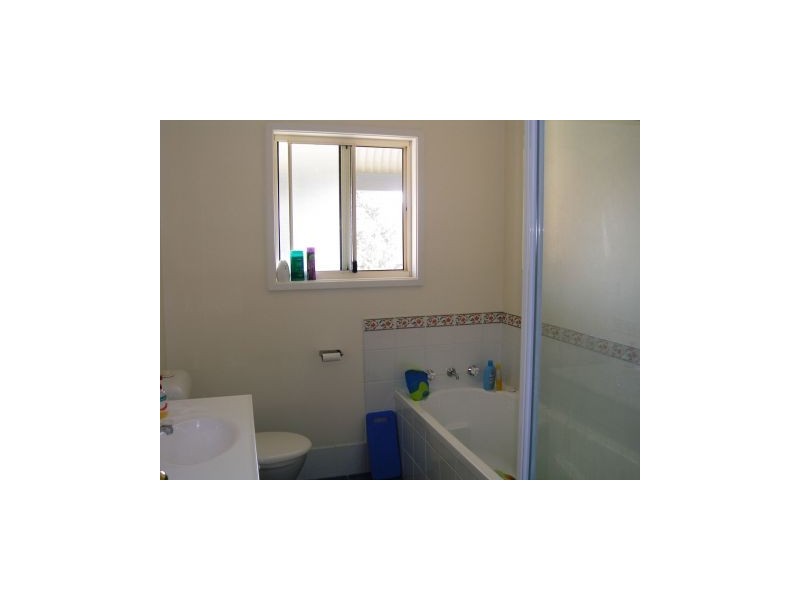 6 Hume Street, Greenwell Point NSW 2540