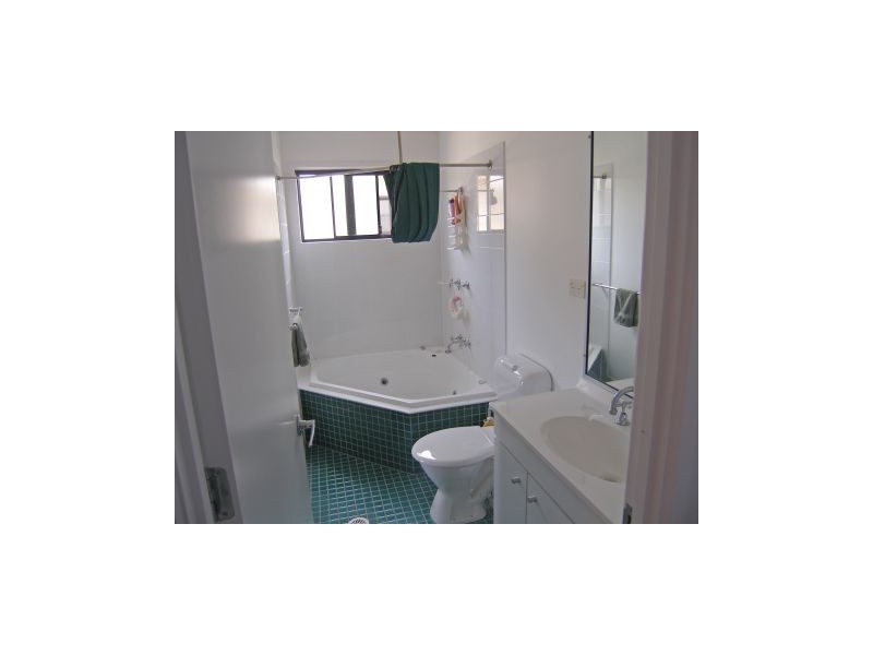 48 Greens Road, Greenwell Point NSW 2540