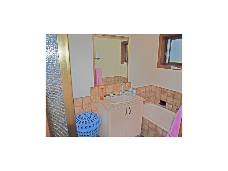 14 Beyeri Avenue, West Nowra NSW 2541