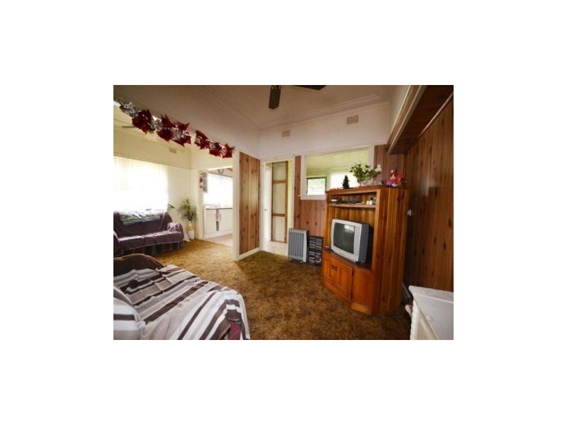 2 Ernest Street, Nowra NSW 2541