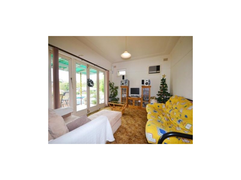 2 Ernest Street, Nowra NSW 2541