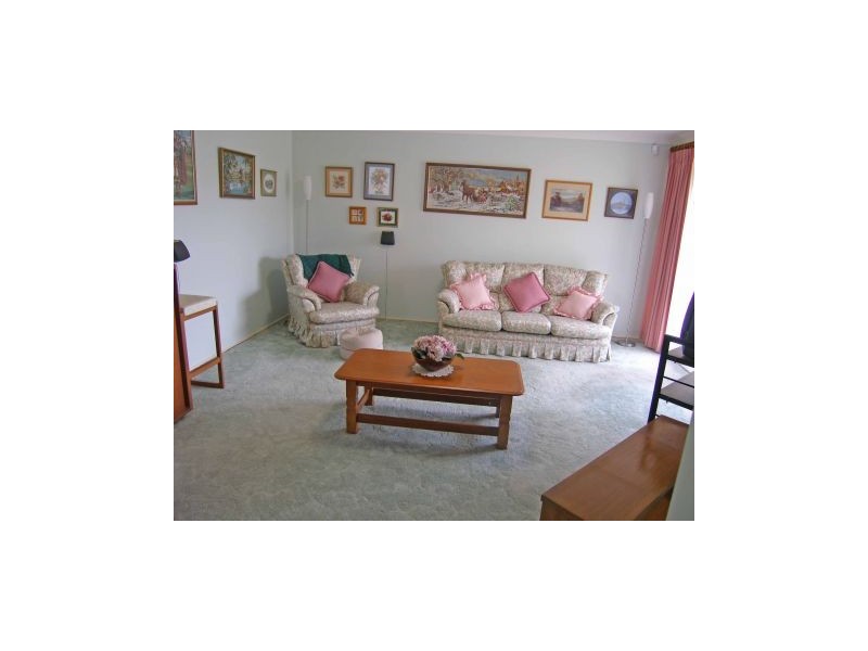 15 Gowlland Crescent, Callala Bay NSW 2540