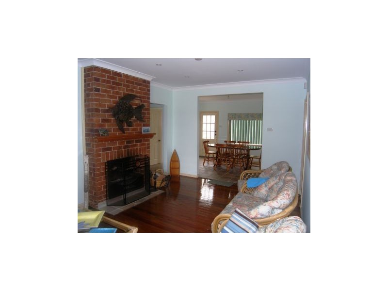 17 South Street, Greenwell Point NSW 2540