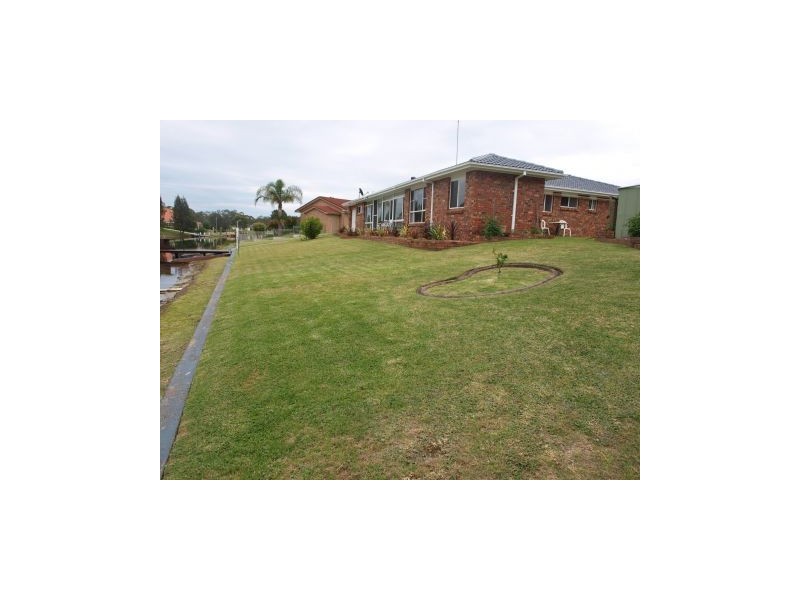13 Teal Place, Sussex Inlet NSW 2540