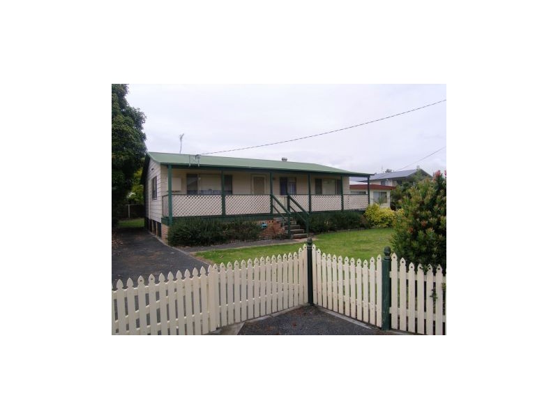 10 Leonore Avenue, Greenwell Point NSW 2540