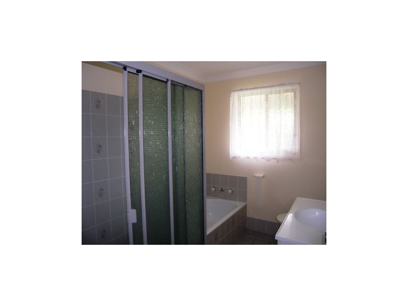 10 Leonore Avenue, Greenwell Point NSW 2540