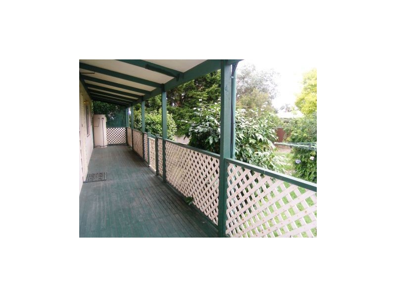 10 Leonore Avenue, Greenwell Point NSW 2540