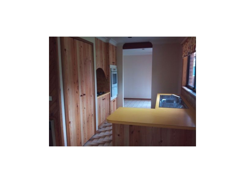 13 CHATSWORTH AVENUE, North Nowra NSW 2541