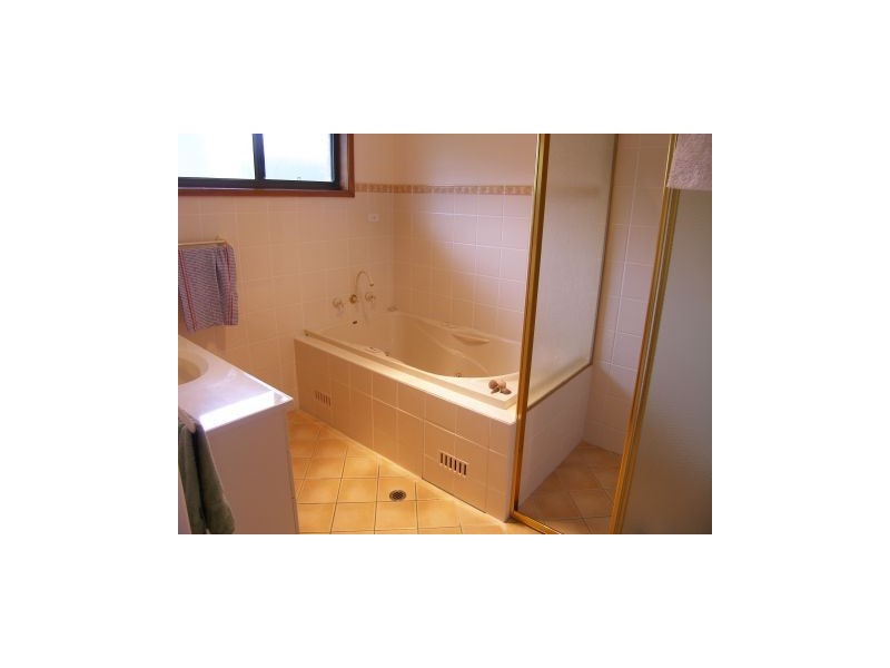 4 SIR HENRY, Callala Beach NSW 2540