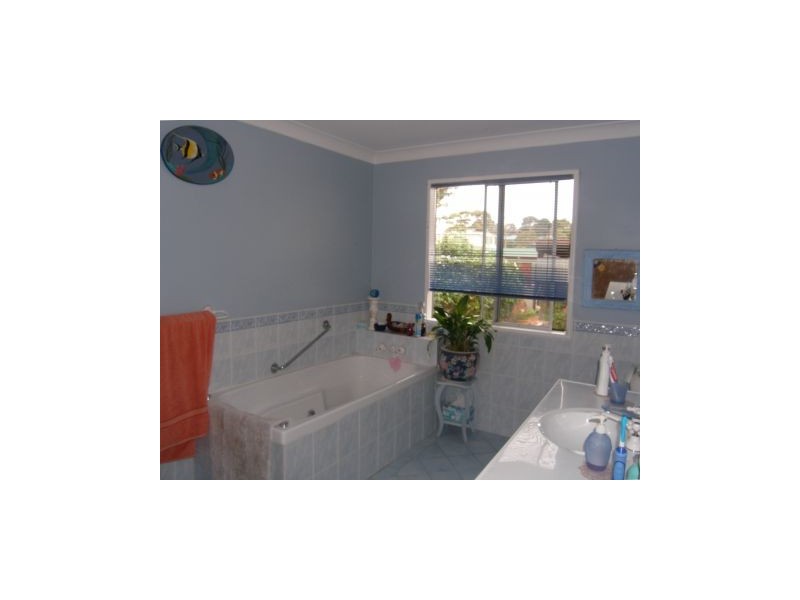 60 Adelaide Street, Greenwell Point NSW 2540