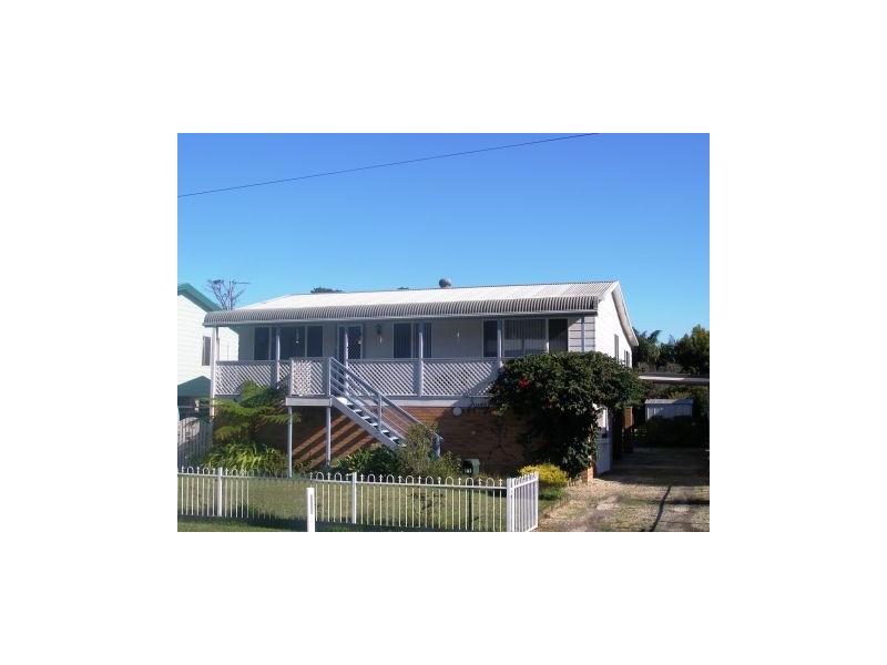 11 Comarong Street, Greenwell Point NSW 2540