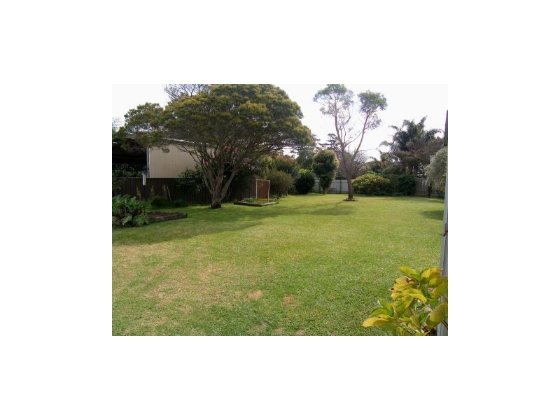 11 Comarong Street, Greenwell Point NSW 2540