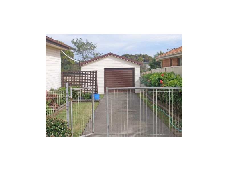 111 Prince Edward Avenue, Culburra Beach NSW 2540