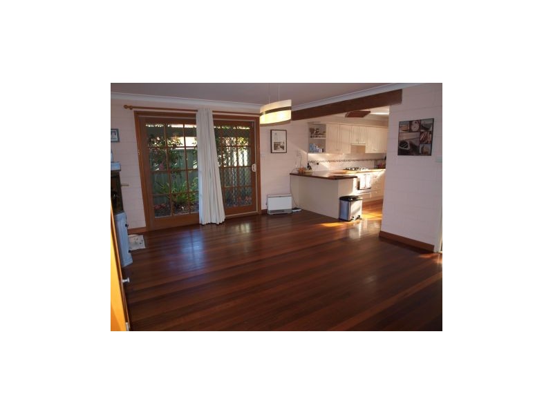 15 Carson Cres, Callala Bay NSW 2540