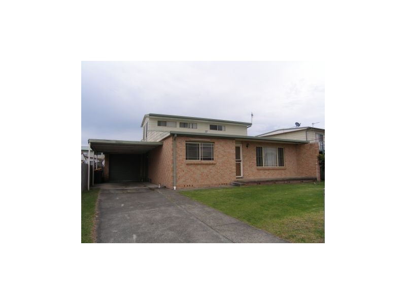 2 Hume Street, Greenwell Point NSW 2540