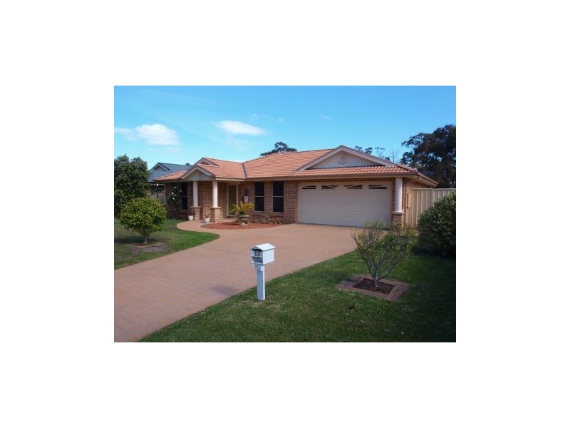 12 Carson Cres, Callala Bay NSW 2540